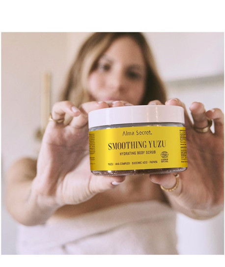SMOOTHING YUZU BODY SCRUB