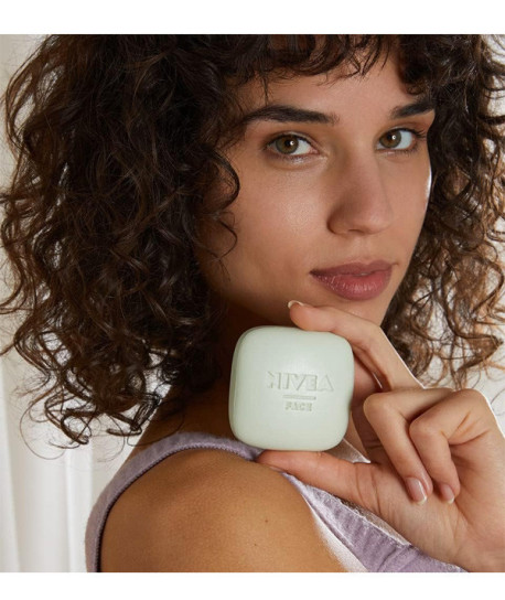 NATURALLY CLEAN EXFOLIANTE FACIAL SÓLIDO