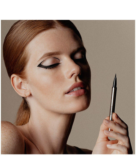 LIGNE NOIRE EYELINER