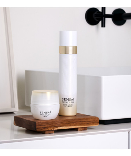Sensai Absolute Silk Micro Mousse Treatment www.prieto.es