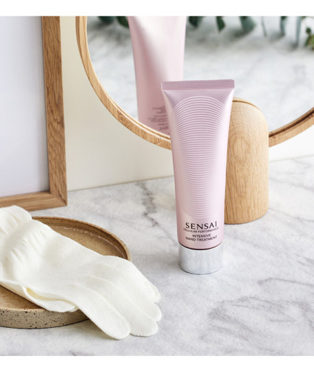CELLULAR PERFORMANCE INTENSIVE HAND TREATMENT