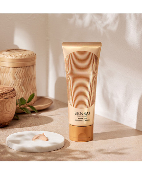 SILKY BRONZE AFTER SUN GLOWING CREAM