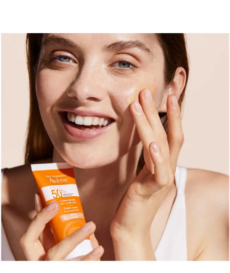 PROTECTOR SOLAR FLUIDO CON COLOR SPF50+